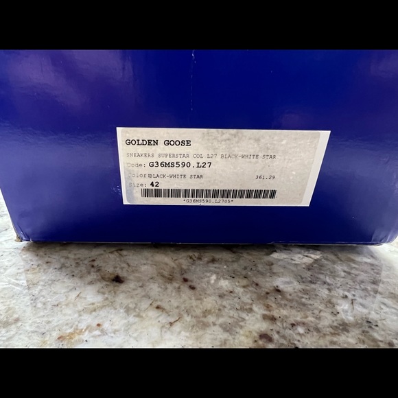 Golden Goose Black Superstar Sneakers in leather with White Star - Picture 3 of 12